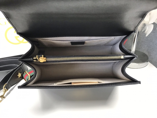 激安グッチバッグコピー着用イメージ